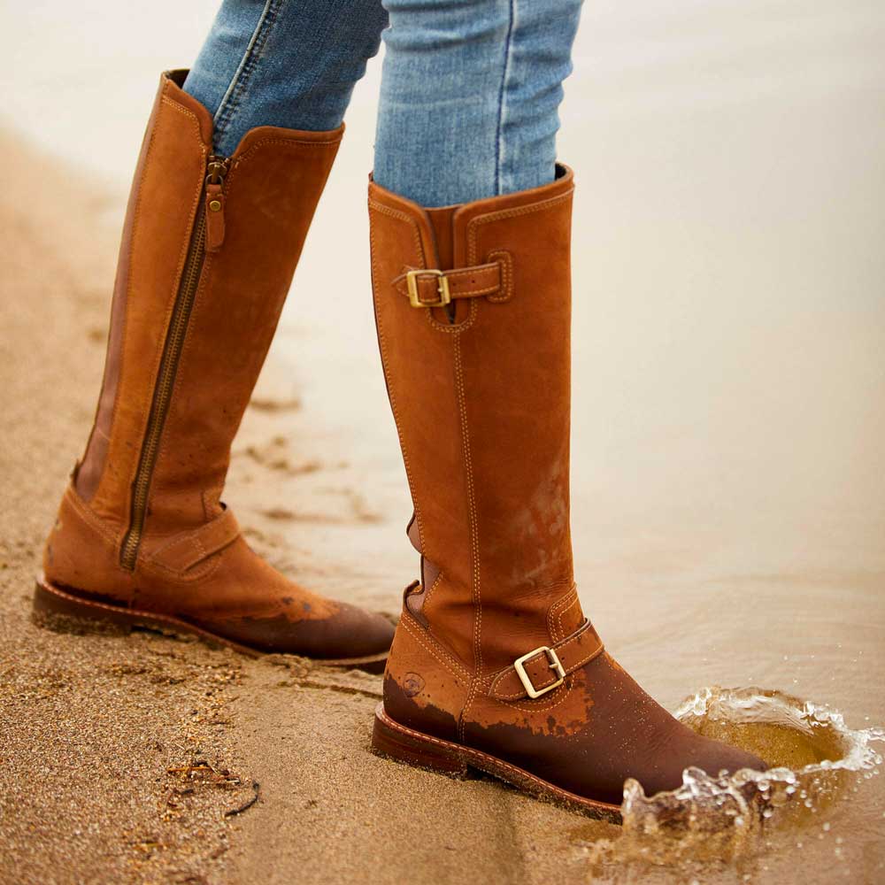 Dark Earth Ariat Sadie Boots in puddle